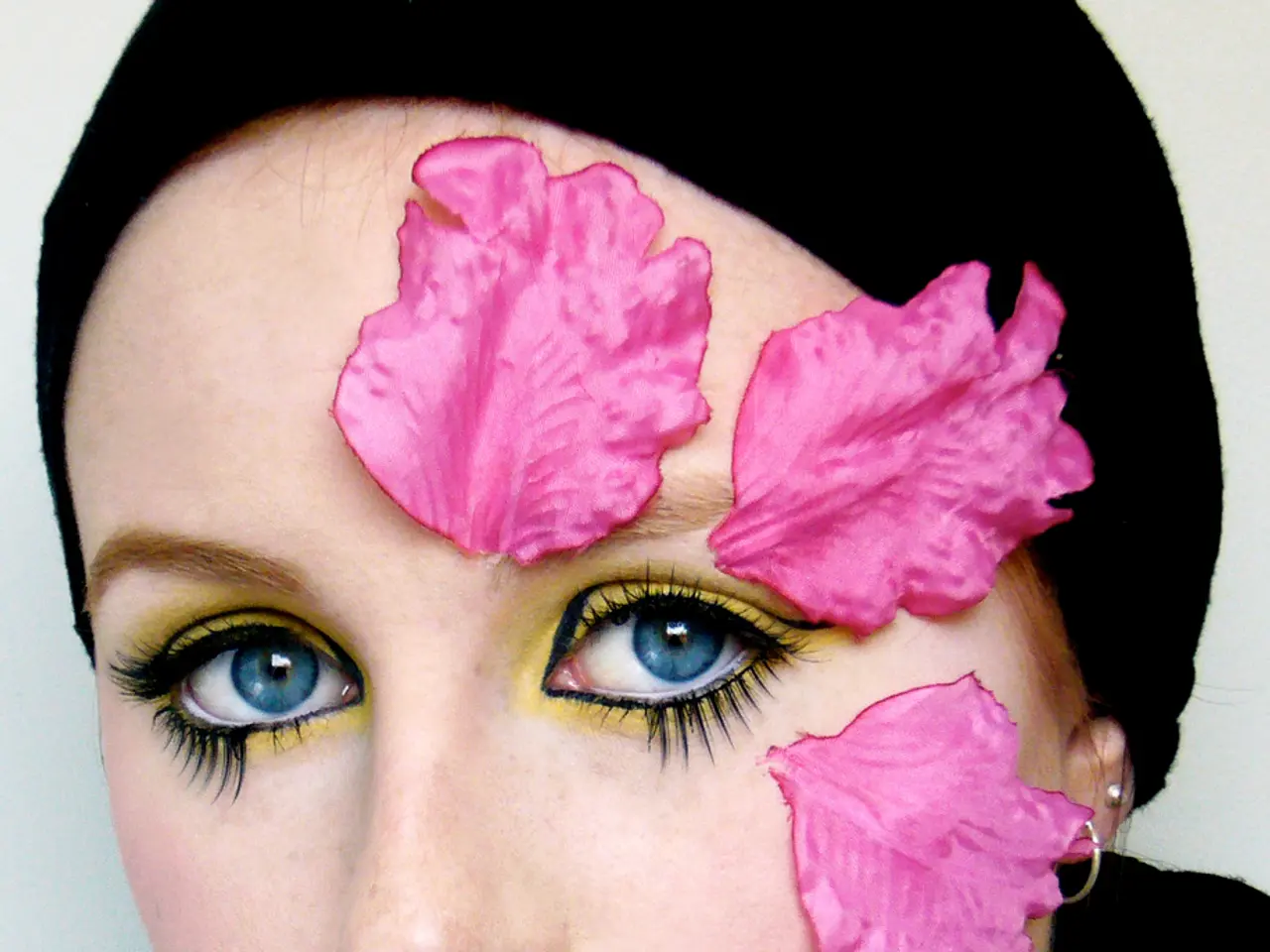 Essential Reason for Pre-Application of Hydrating Creams before Applying Cosmetics