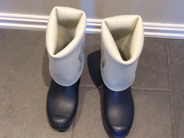 Signs of Oversaturation with Negative Individuals: Recognizing and Dealing with Them Effectively