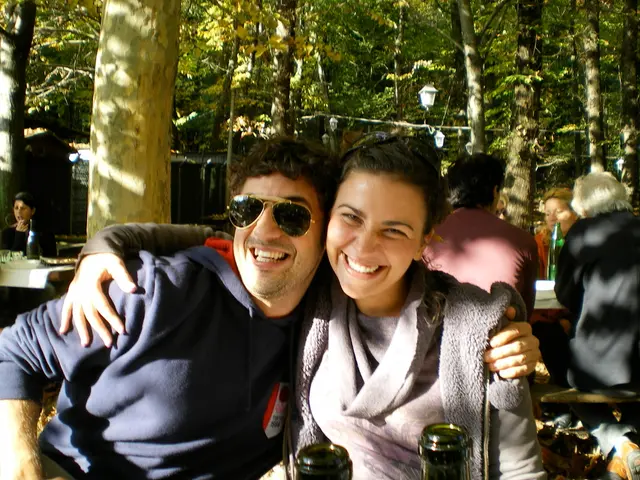 Relationship Anxious Attachment: A Look at Characteristics and Triggers