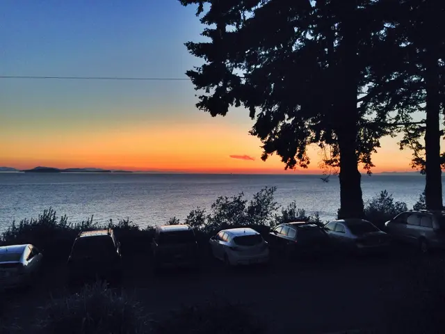 Kashmir's Intensifying Heatwave Puts Health and Agriculture at Risk