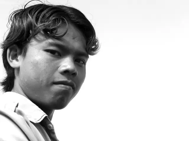 Identifying a Self-Absorbed Male: A Guide