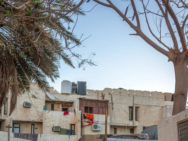 If the tap is dry, who is responsible for addressing water supply issues in housing?