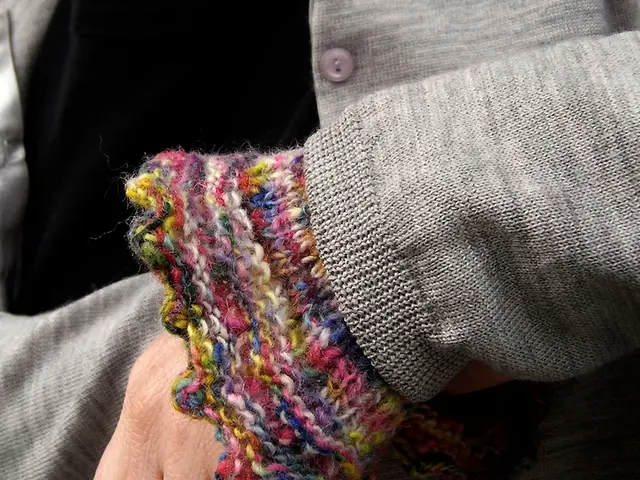 Chest Skin Affected by Seborrheic Dermatitis: Recognizing Symptoms and Solutions