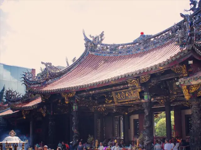 Transforming Community Structures to Accommodate an Aging Population