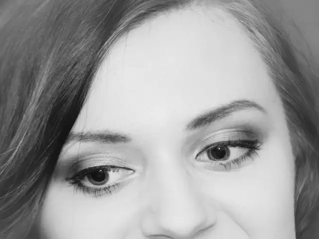 Deep Learning Application for Predicting Emotional Responses Based on Facial Expressions