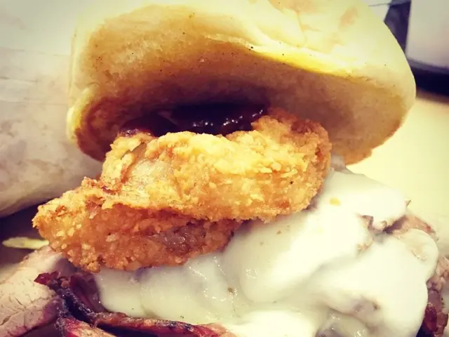 Unhealthy aspects of white bread and essential information about this food item